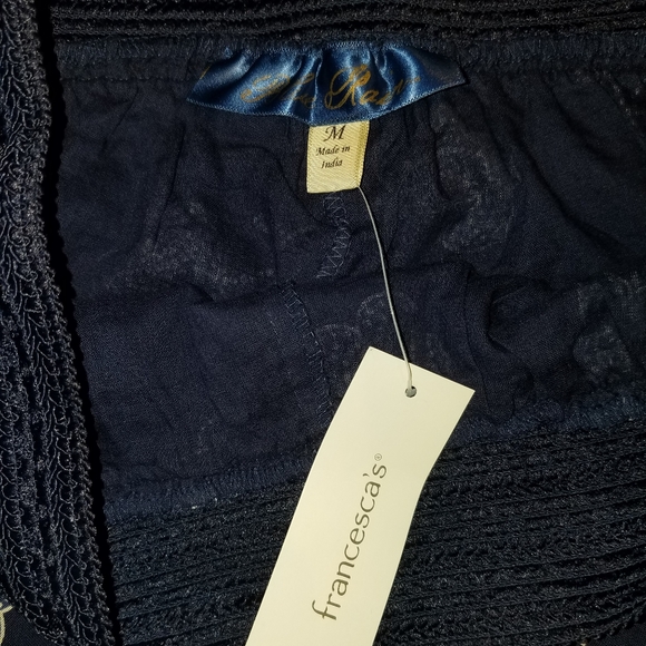 *NEW*🆕 FRANCESCA'S Navy floral scalloped edge navy shorts - Picture 2 of 2